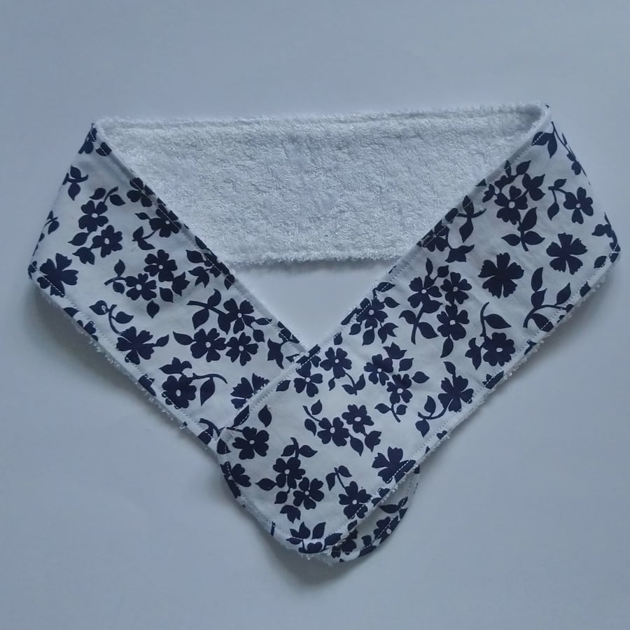 Bamboo Beauty Spa Headband with Navy Floral Design