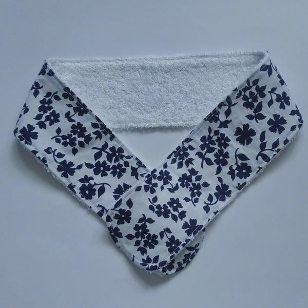 Bamboo Beauty Spa Headband with Navy Floral Design