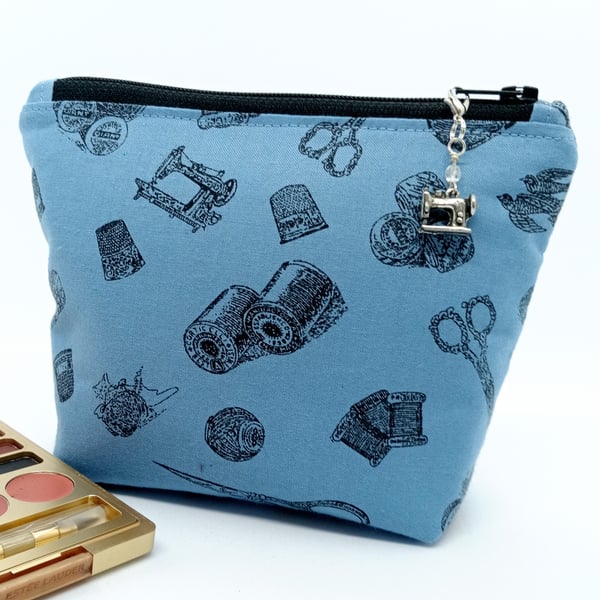 Sewing themed make up bag 313KF