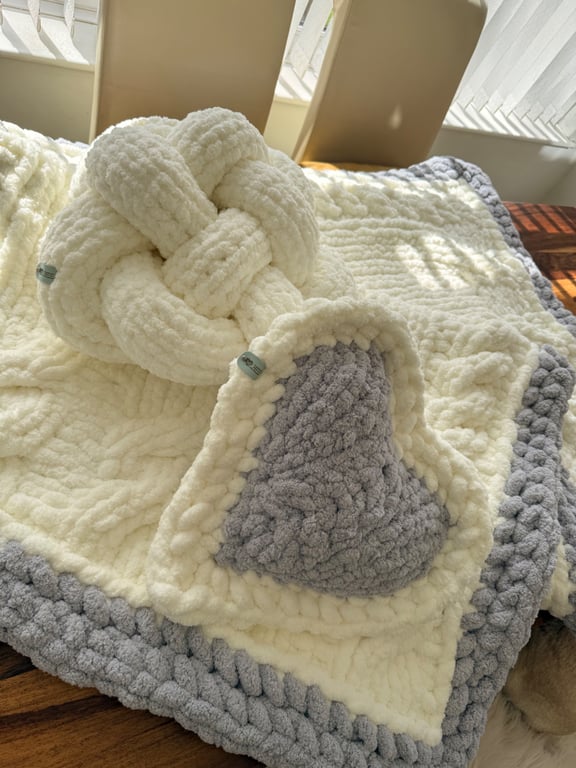 Handmade Silver Lining Throw and Cushions Set