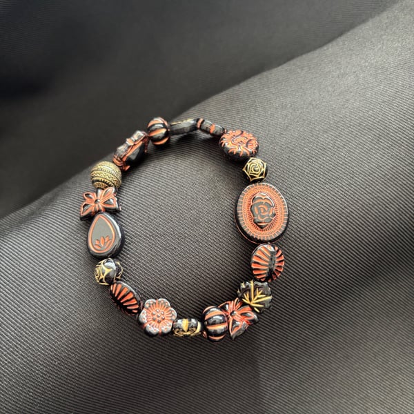 Beautiful handmade boho, ethnic beaded bracelet. 19cm. 