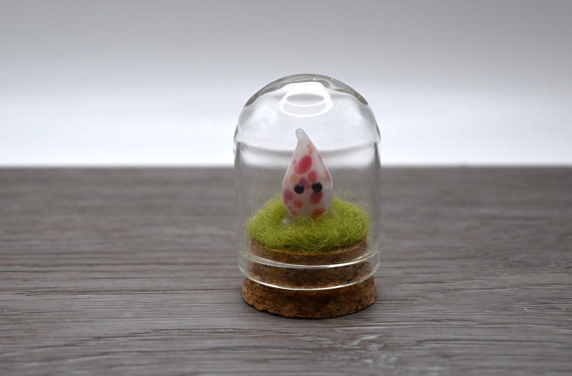 small glass wisp keepsake figure