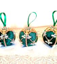 Set od 3 velvet shiny christmas ornaments