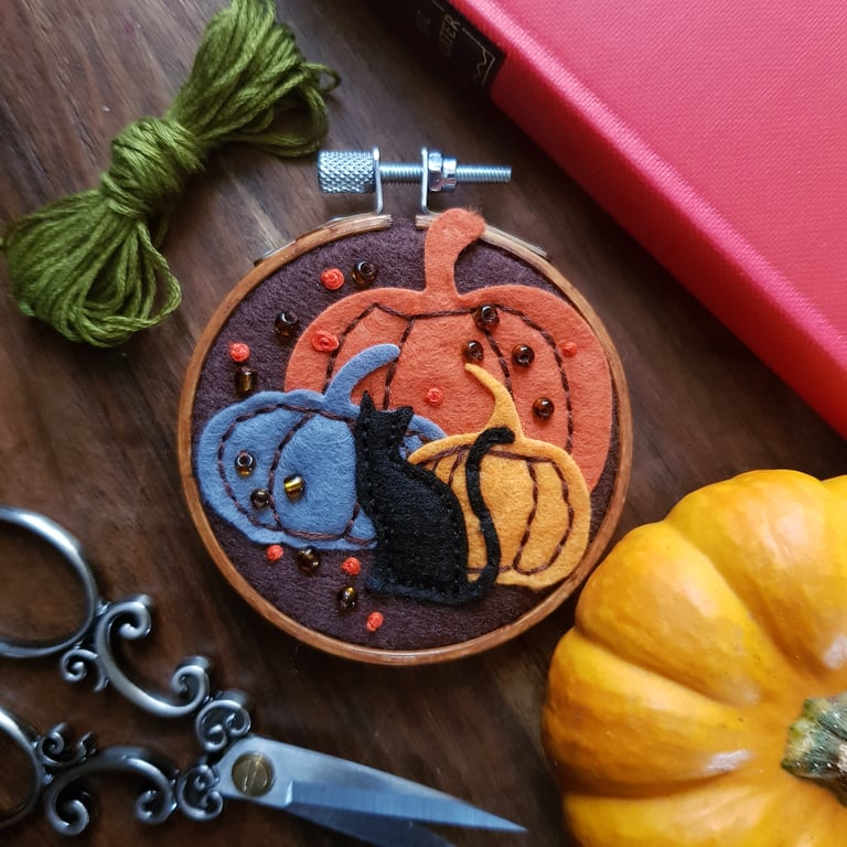 Black cat with pumpkins - small wall decoration 