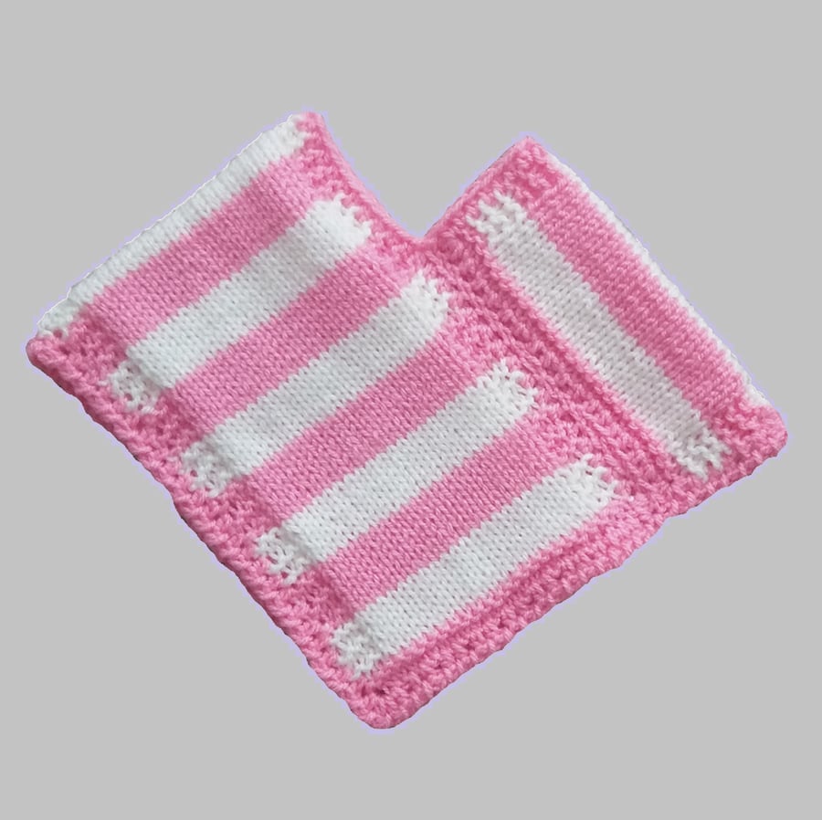 KNITTING PATTERN PDF Fondant Cream Poncho for Baby