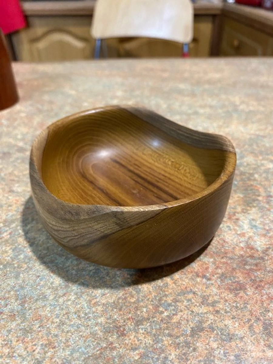 Laburnum coin dish
