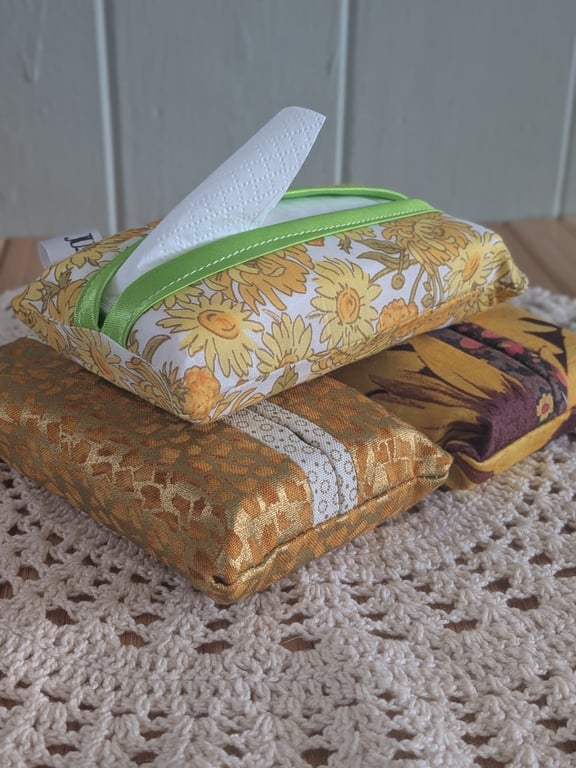 Pocket Tissue holder 