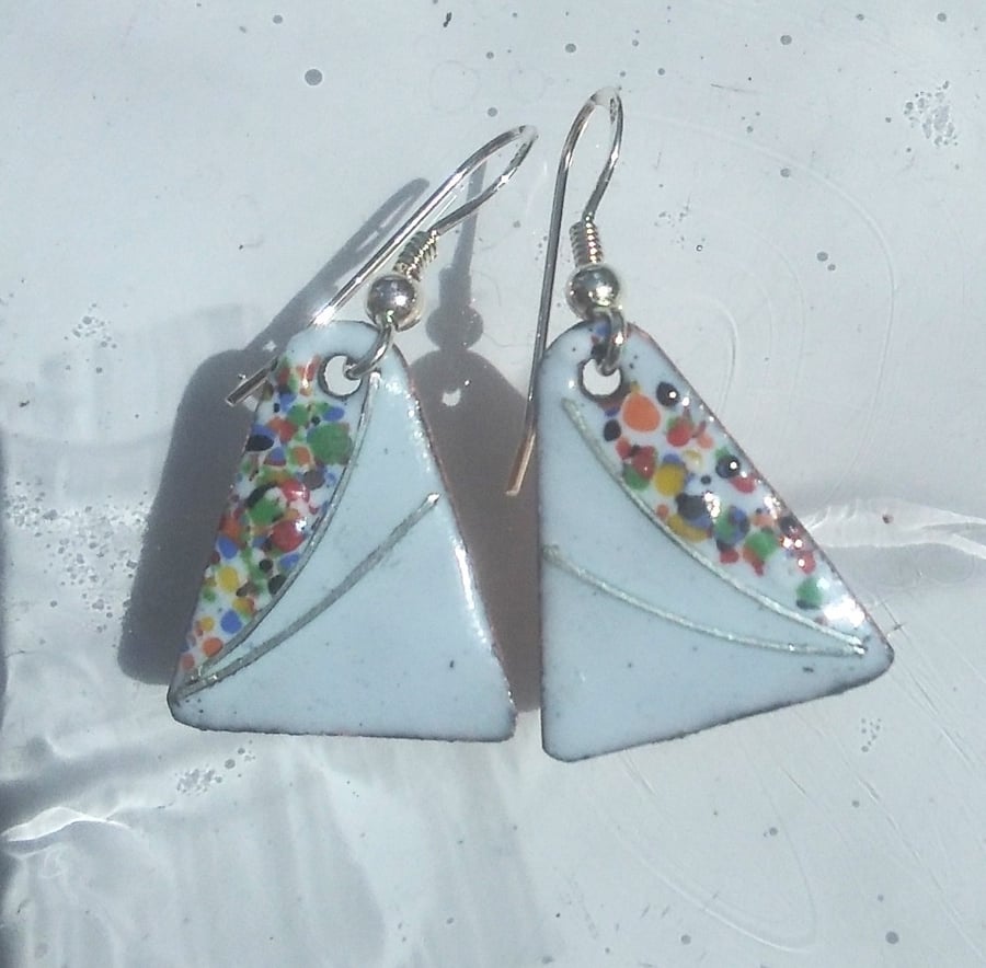 DAINTY SHORT ENAMELLED EARRINGS - TRIANGLE WITH STERLING SILVER