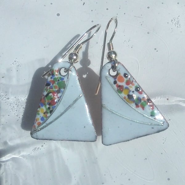 DAINTY SHORT ENAMELLED EARRINGS - TRIANGLE WITH STERLING SILVER