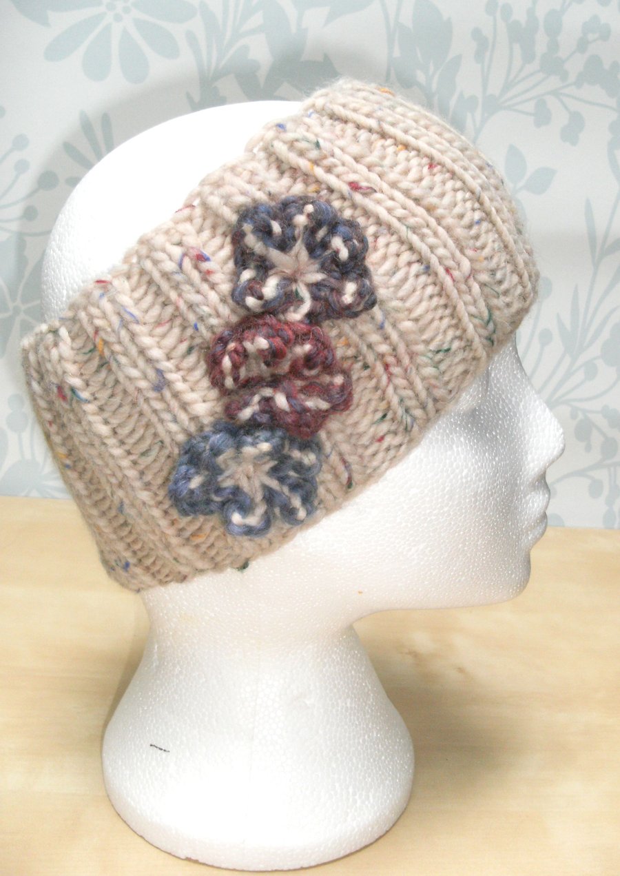 Hand knitted Double Ribbed Headband- Cream fleck Merino with outlined flowers M