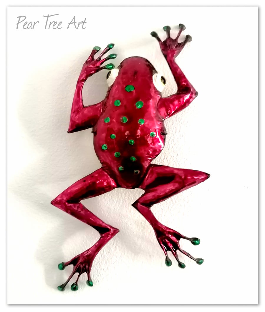 Tin Frog wall decoration ( Pink ) with green spots 
