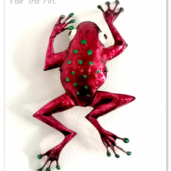 Tin Frog wall decoration ( Pink ) with green spots 