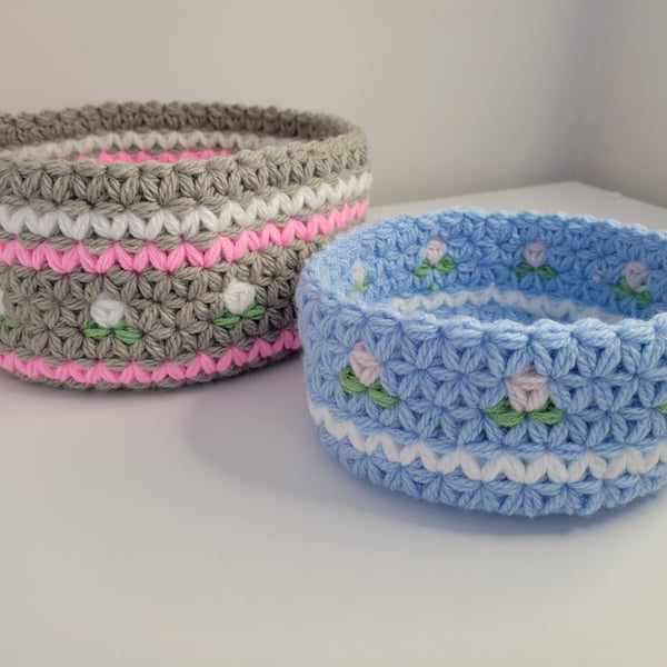  Round Crochet Basket with Floral Pattern