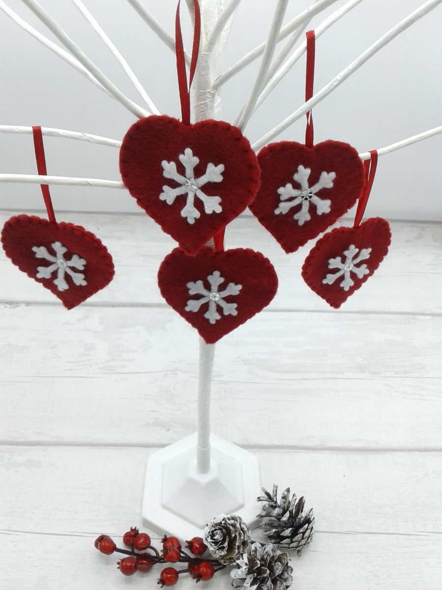 Christmas decorations, Heart and snowflake. Pocket hugs. Favours. Set of 10.