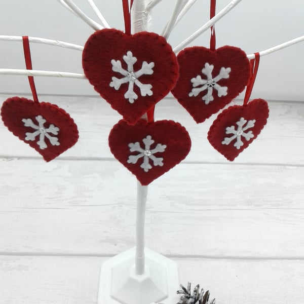 Christmas decorations, Heart and snowflake. Pocket hugs. Favours. Set of 10.