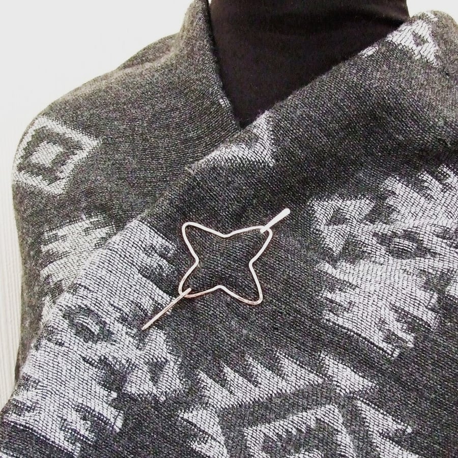 Shawl Pin, Copper Star Clasp Cloak Pin