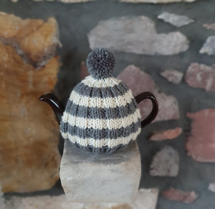 Small Tea Cosy for 2 Cup Tea Pot, Cornish Style, Hand Knitted