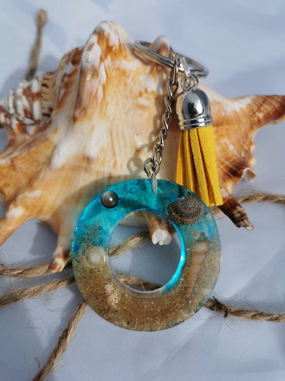 Resin Beach Keyring - O