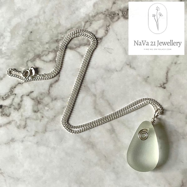 Pale green Seaglass pendant REF: PG01