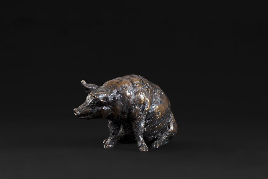 Foundry Bronze Sitting Pig Animal Statue Small Bronze Metal Sculpture