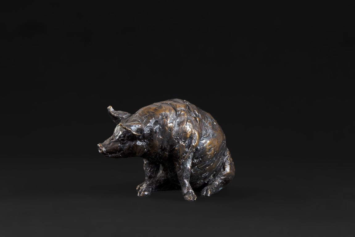 Foundry Bronze Sitting Pig Animal Statue Small Bronze Metal Sculpture