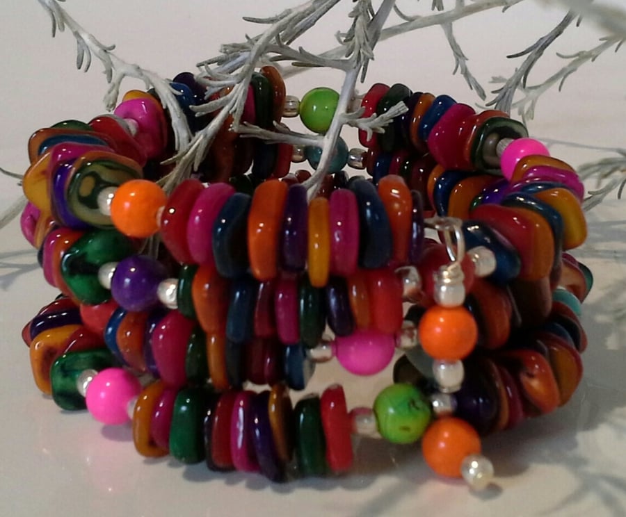 Mother of Pearl & Howlite Multicoloured Memory Wire Bangle