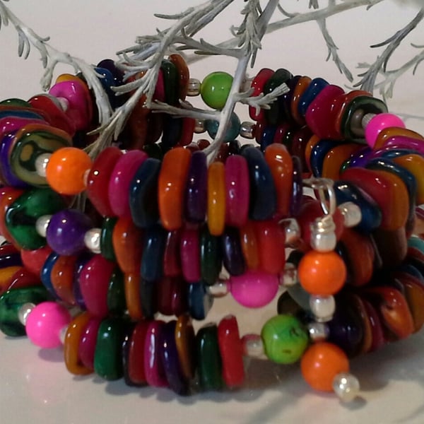 Mother of Pearl & Howlite Multicoloured Memory Wire Bangle