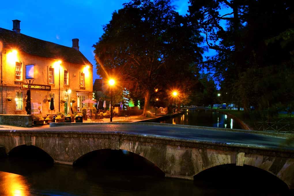 Kingsbridge Inn Bourton On The Water Cotswolds Photograph Print
