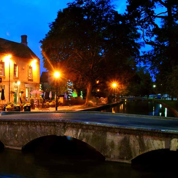 Kingsbridge Inn Bourton On The Water Cotswolds Photograph Print