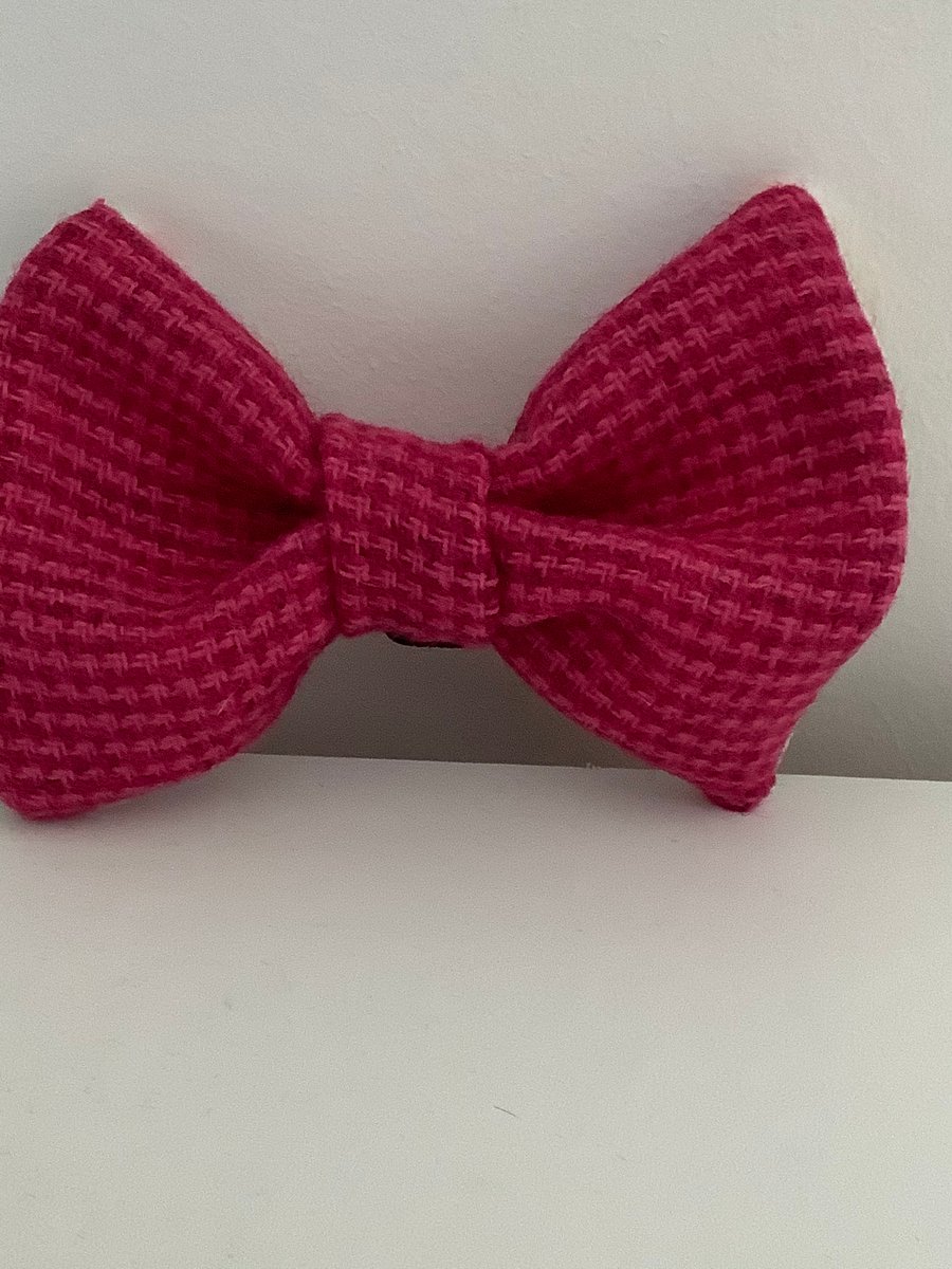   Very Attractive Pink Small CheckTweed Dog Bow Tie