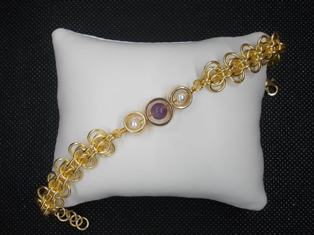 SALE - Amethyst and shell pearl chainmaille bracelet