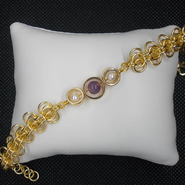 Amethyst and shell pearl chainmaille bracelet