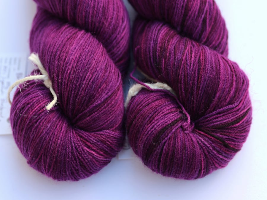 SALE: Blackcurrant Mousse - Superwash Bluefaced Leicester 4 ply yarn