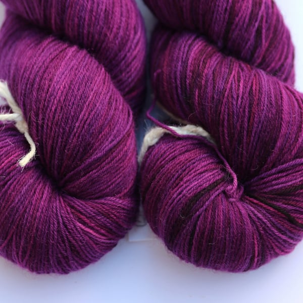 Blackcurrant Mousse - Superwash Bluefaced Leicester 4 ply yarn
