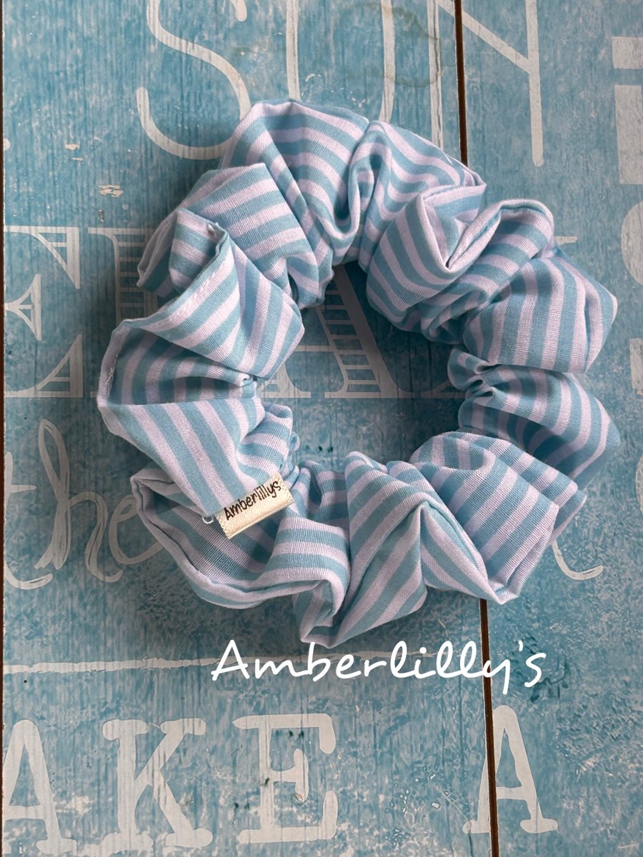 Blue and White Scrunchie Stripes 