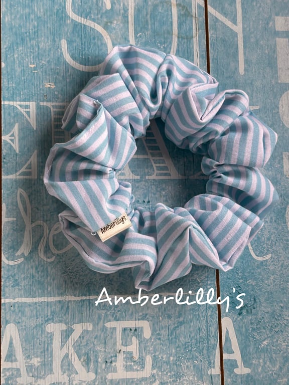 Blue and White Scrunchie Stripes 
