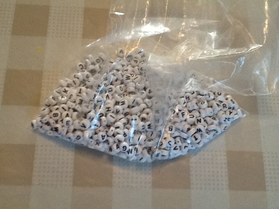 7mm alphabet beads, disc, black on white - Destash