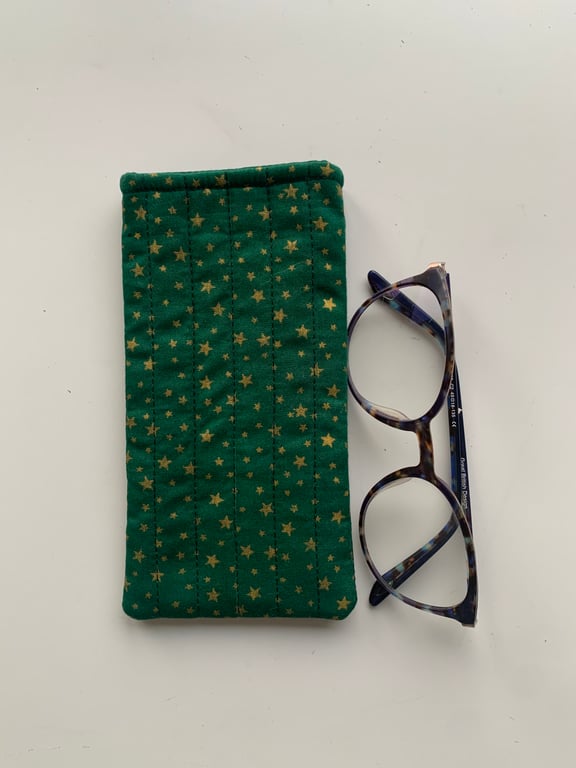 Green With Gold Stars Quilted Fabric Glasses Case