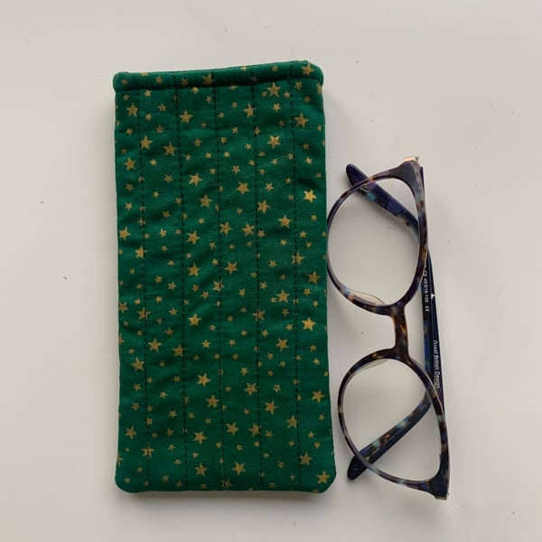 Green With Gold Stars Quilted Fabric Glasses Case