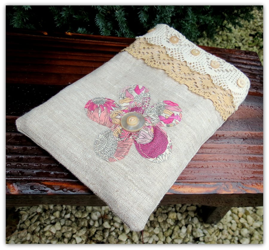 A linen and lace ipad mini sleeve. Mixing old and new. Ipad mini accessories.