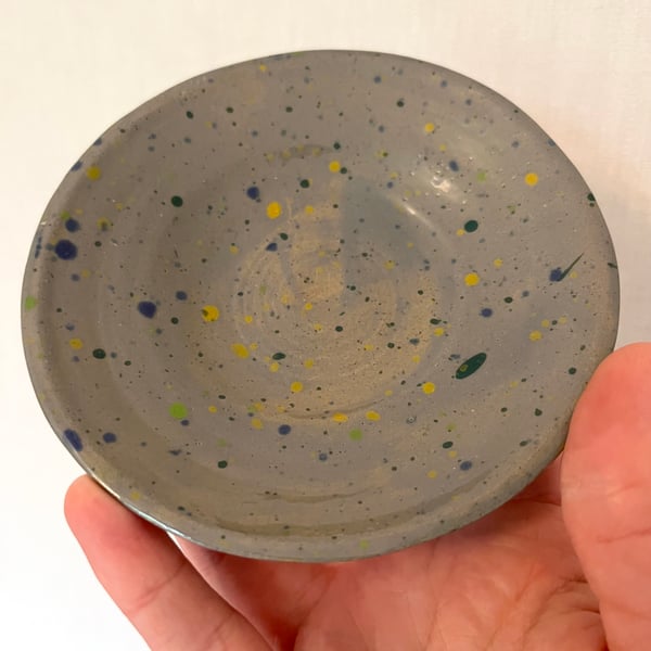 Grey speckle-glazed dish