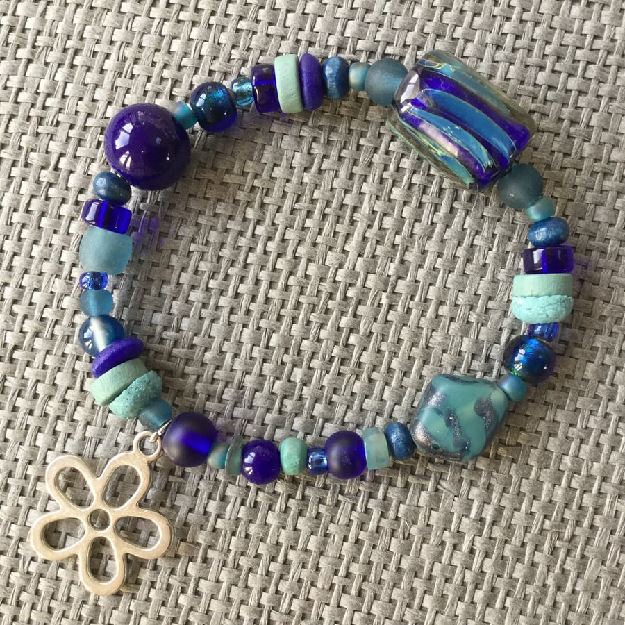 “Midnight Blue” glass bead bracelet