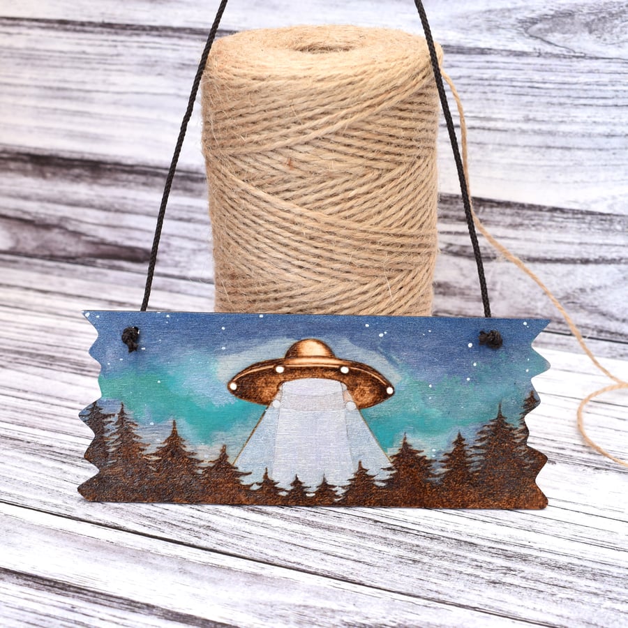 Lights in the sky! Pyrography hanging plaque. UFO aliens.
