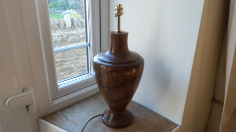 WONDERFUL WALNUT LAMP