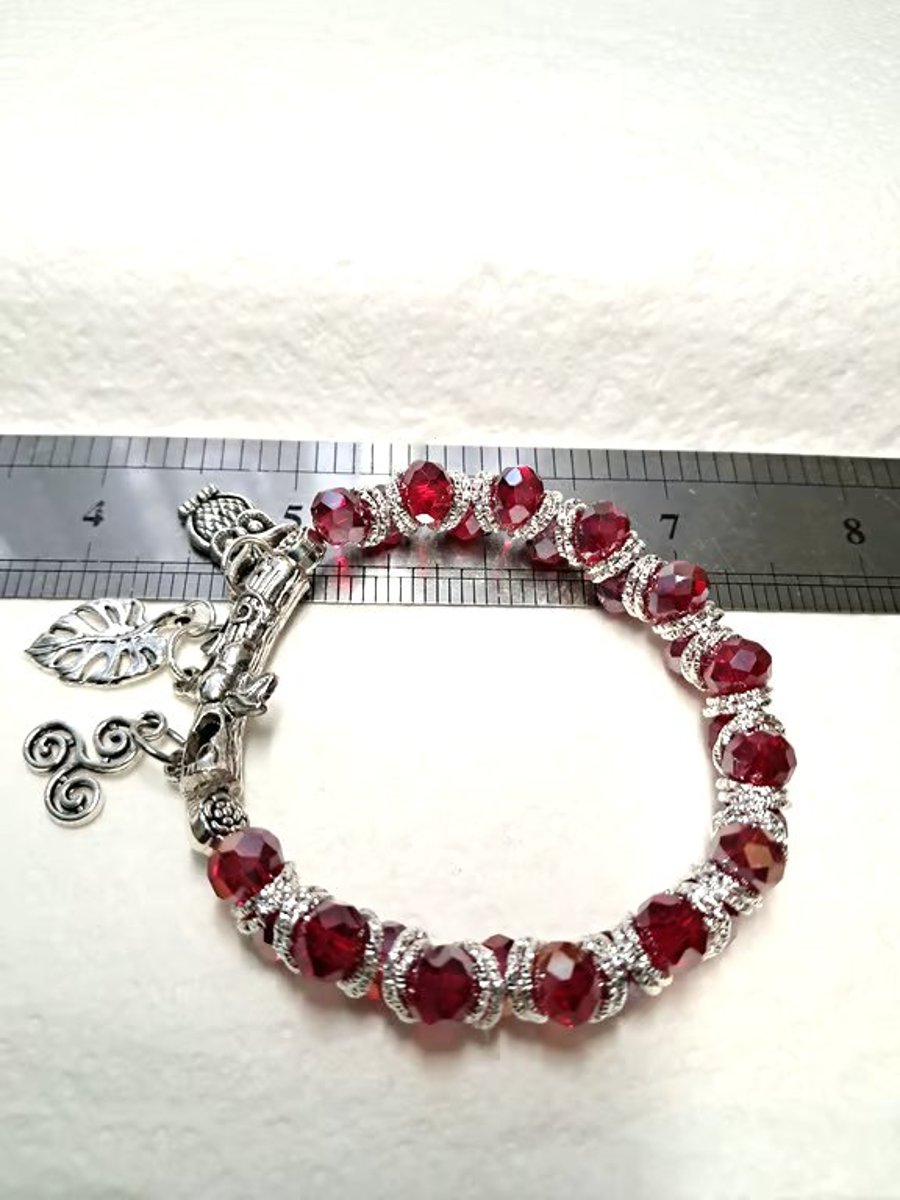 Stretch Red Rondelle Chevron Charm Bracelet 