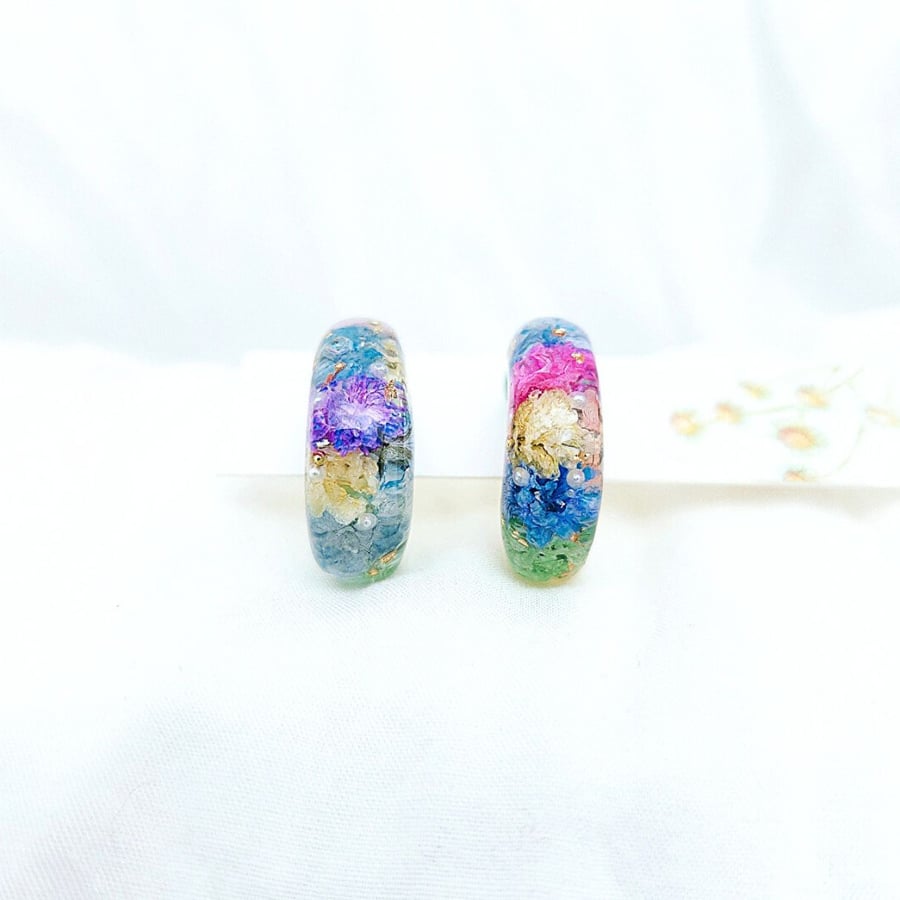 Dried flowers earrings Floral resin earrings Hoop earrings