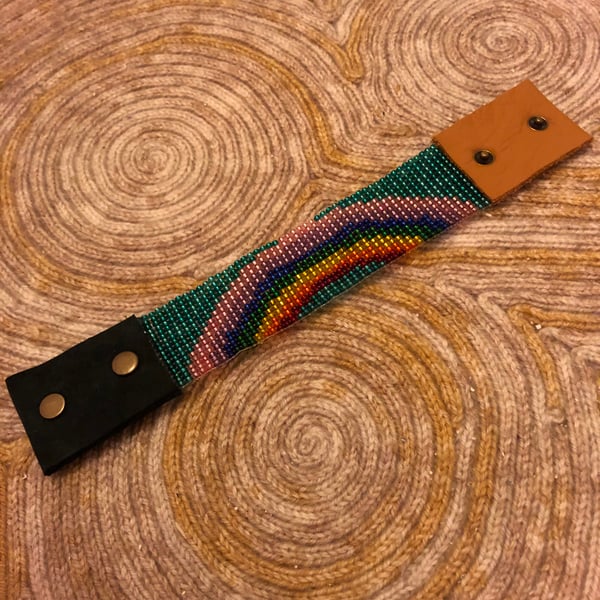 Leather and beadwork bracelet