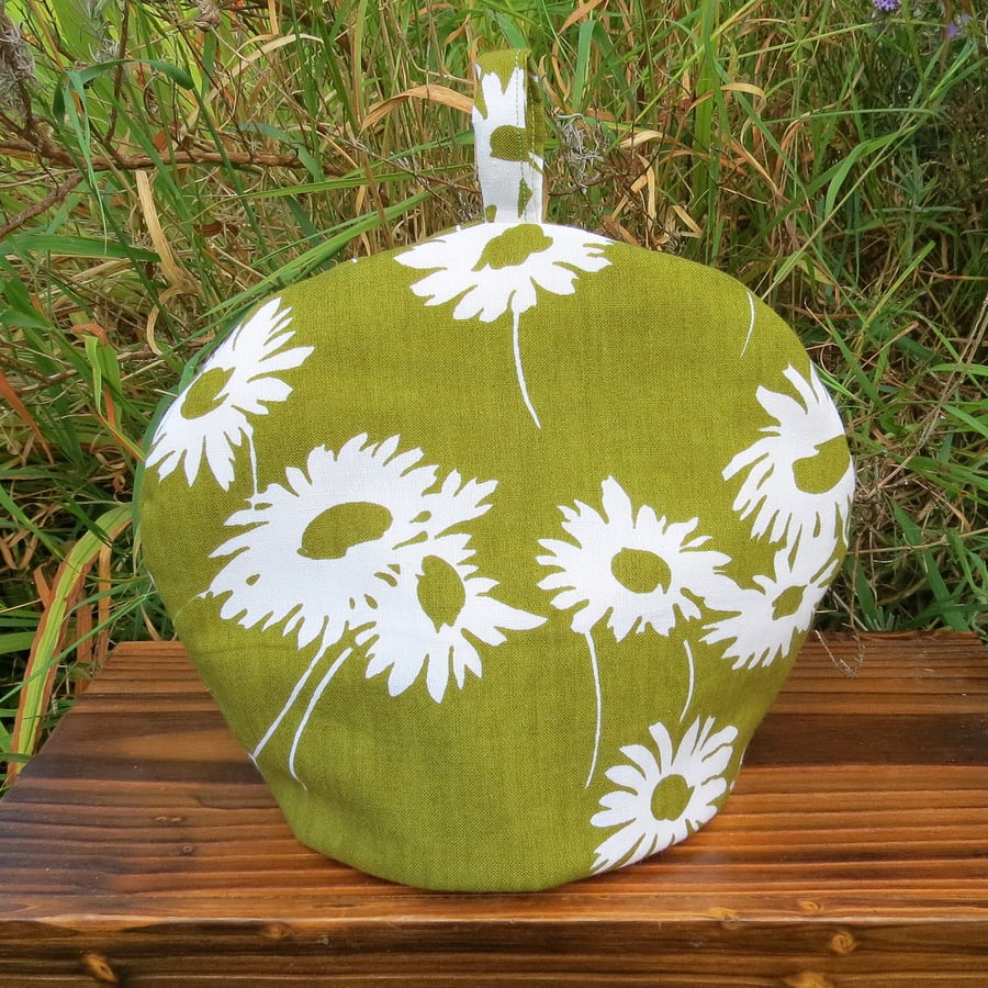 A vintage inspired tea cosy.  A small cosy suitable for a 2 to 3 cup teapot.