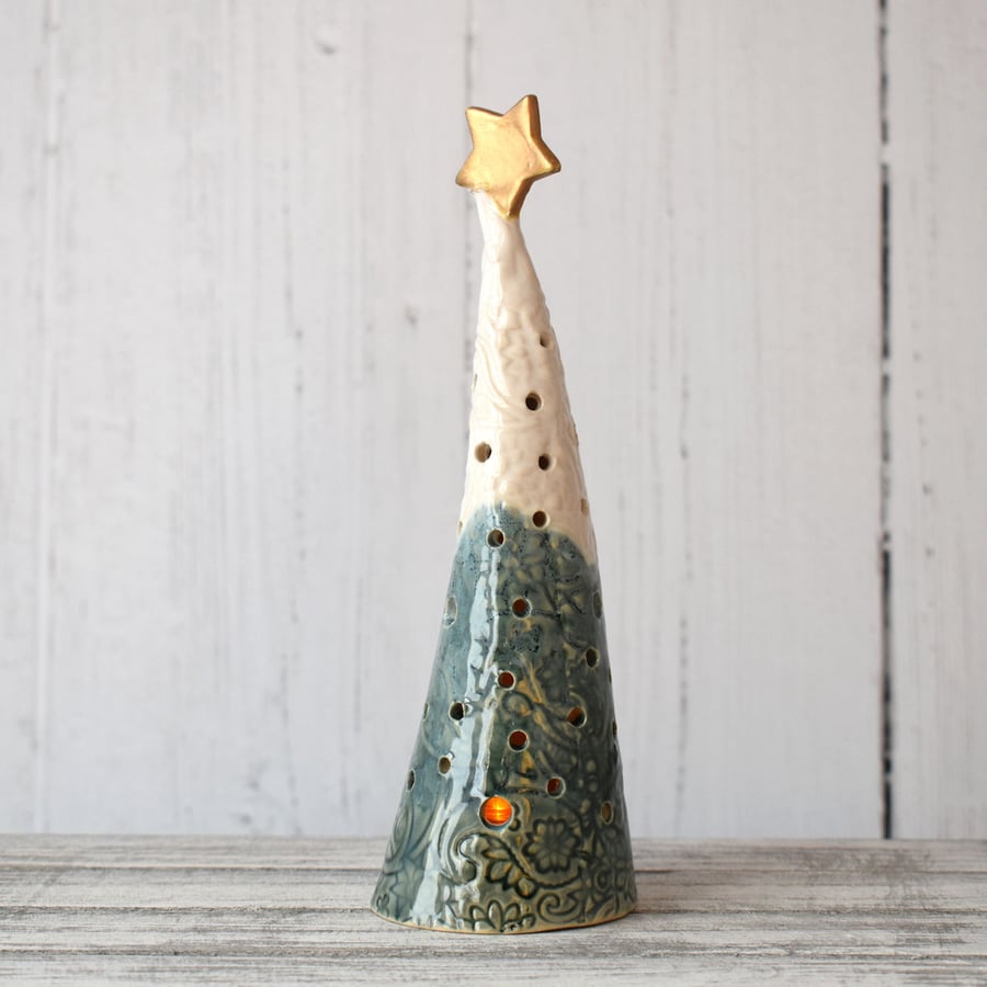 19-384 Ceramic Christmas Tree Tea Light Holder