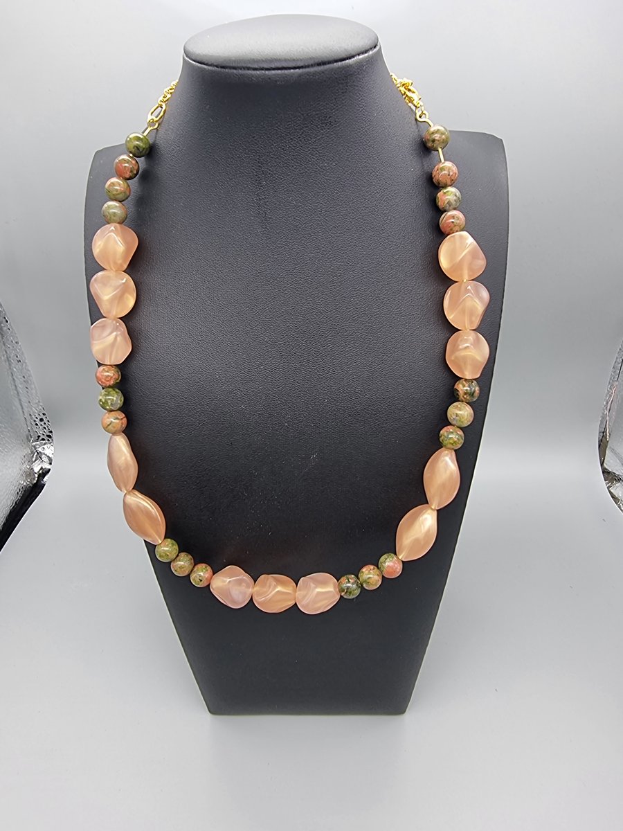 Neckless peach and green acrylic beads